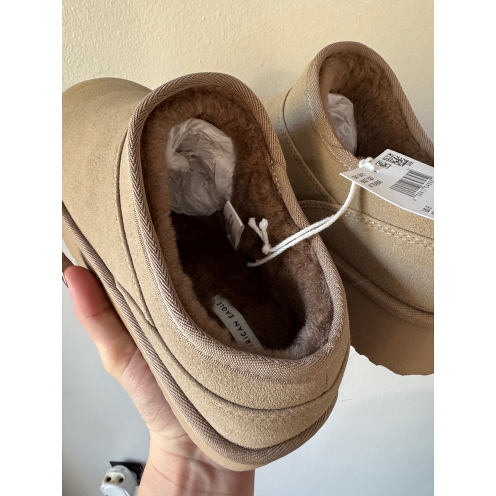 American Eagle Slippers, Size 8, Beige - Picture 8 of 8